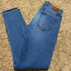 Lucky Brand Skinny Jean -hole in knees